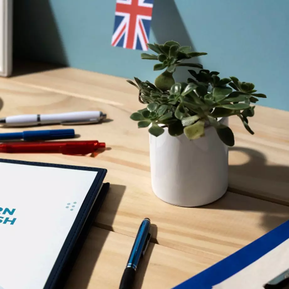 200 Contoh kata sifat bahasa Inggris beserta penggunaan dan penjelasannya