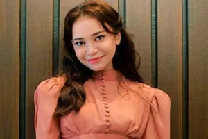 5 Perawatan rambut tebal dan berkilau ala Rossa, pakai lidah buaya