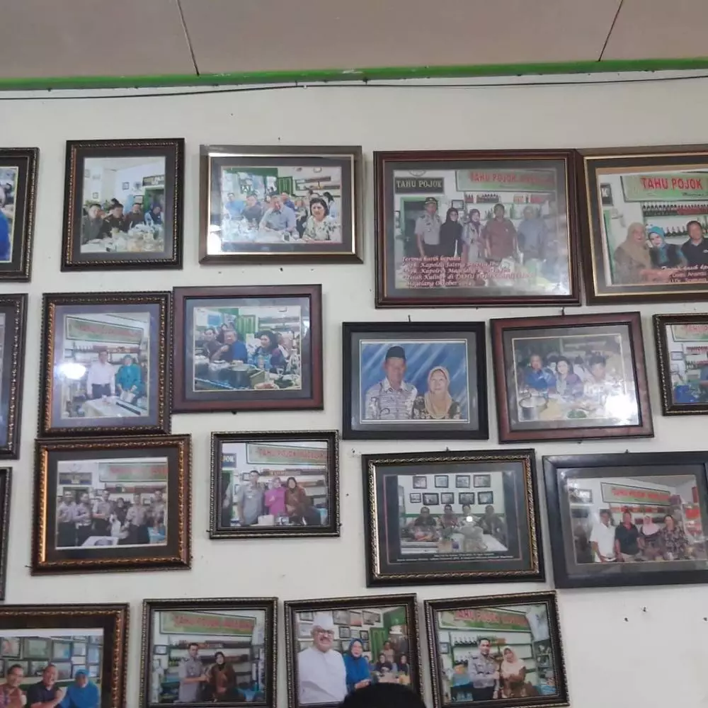 Kupat Tahu Pojok Magelang, kuliner legendaris bikin pejabat kepincut berbagai sumber Kupat Tahu Pojok Magelang, kuliner legendaris bikin pejabat kepincut berbagai sumber