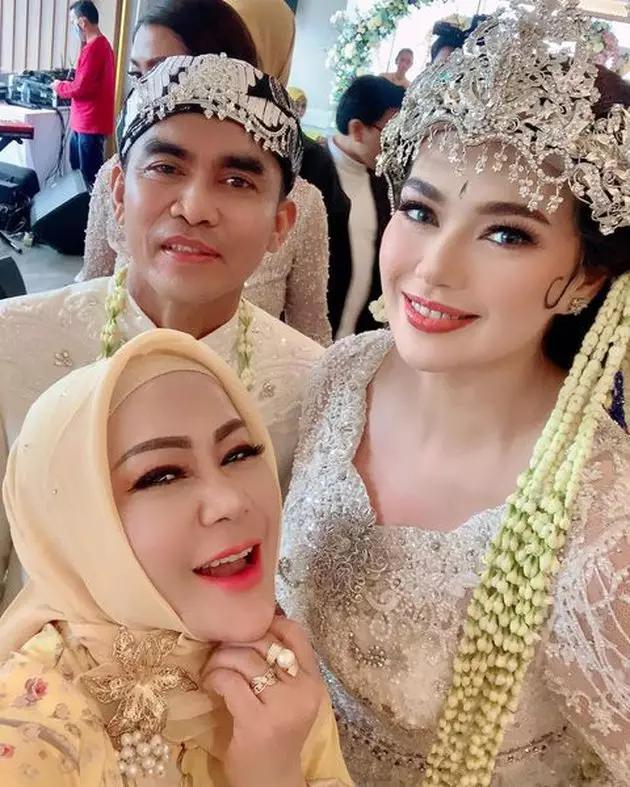 Momen pernikahan Catherine Wilson © Instagram