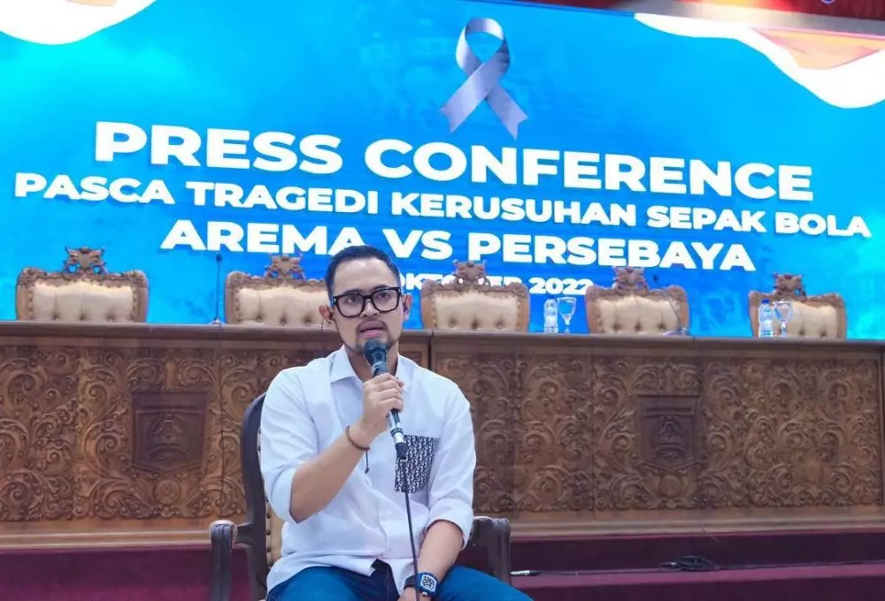 Presiden Arema FC buka suara terkait tragedi Kanjuruhan © berbagai sumber Presiden Arema FC buka suara terkait tragedi Kanjuruhan © berbagai sumber