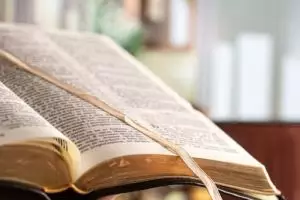 25 Contoh kalimat tersirat lengkap dengan penjelasannya