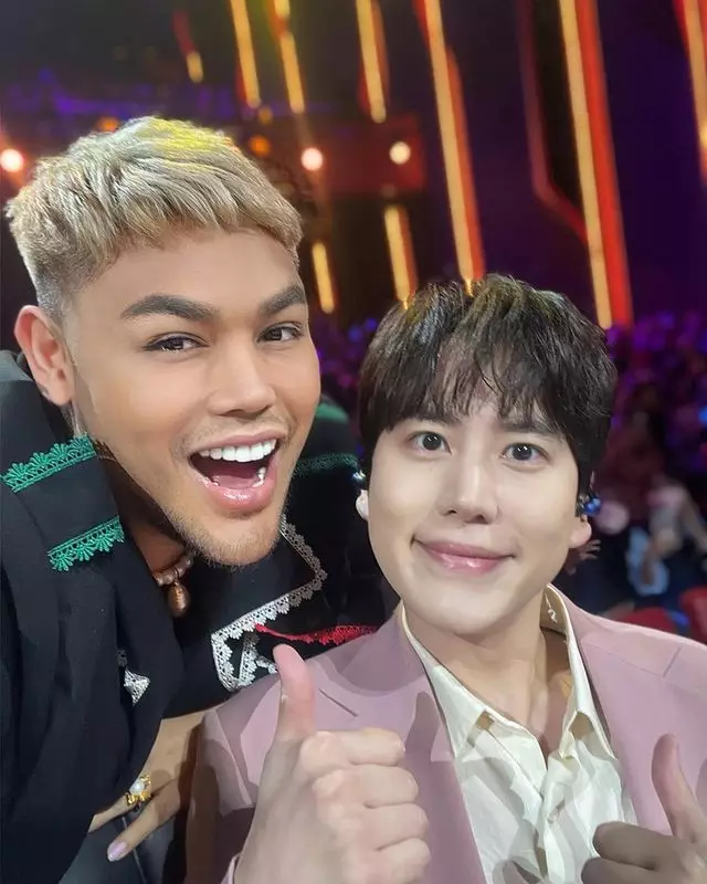 Momen Ivan Gunawan & rossa ketemu Kyuhyun SUJU Berbagai sumber  Momen Ivan Gunawan & rossa ketemu Kyuhyun SUJU Berbagai sumber