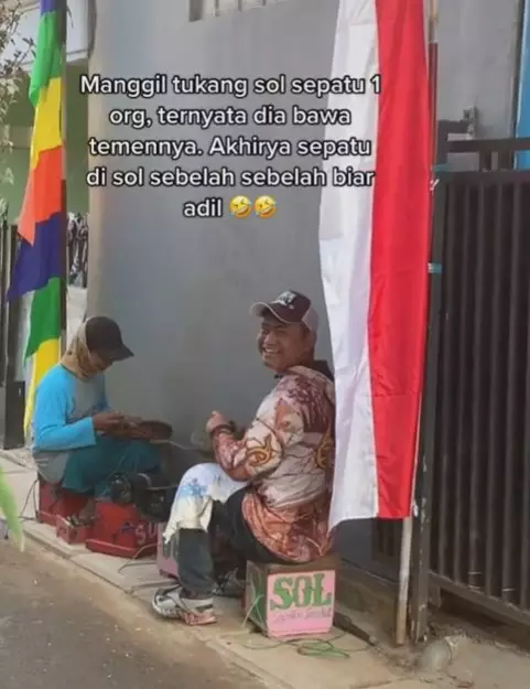 Solidaritas sesama tukang sol sepatu berbagi pekerjaan TikTok @fatimahrani_ Solidaritas sesama tukang sol sepatu berbagi pekerjaan TikTok @fatimahrani_