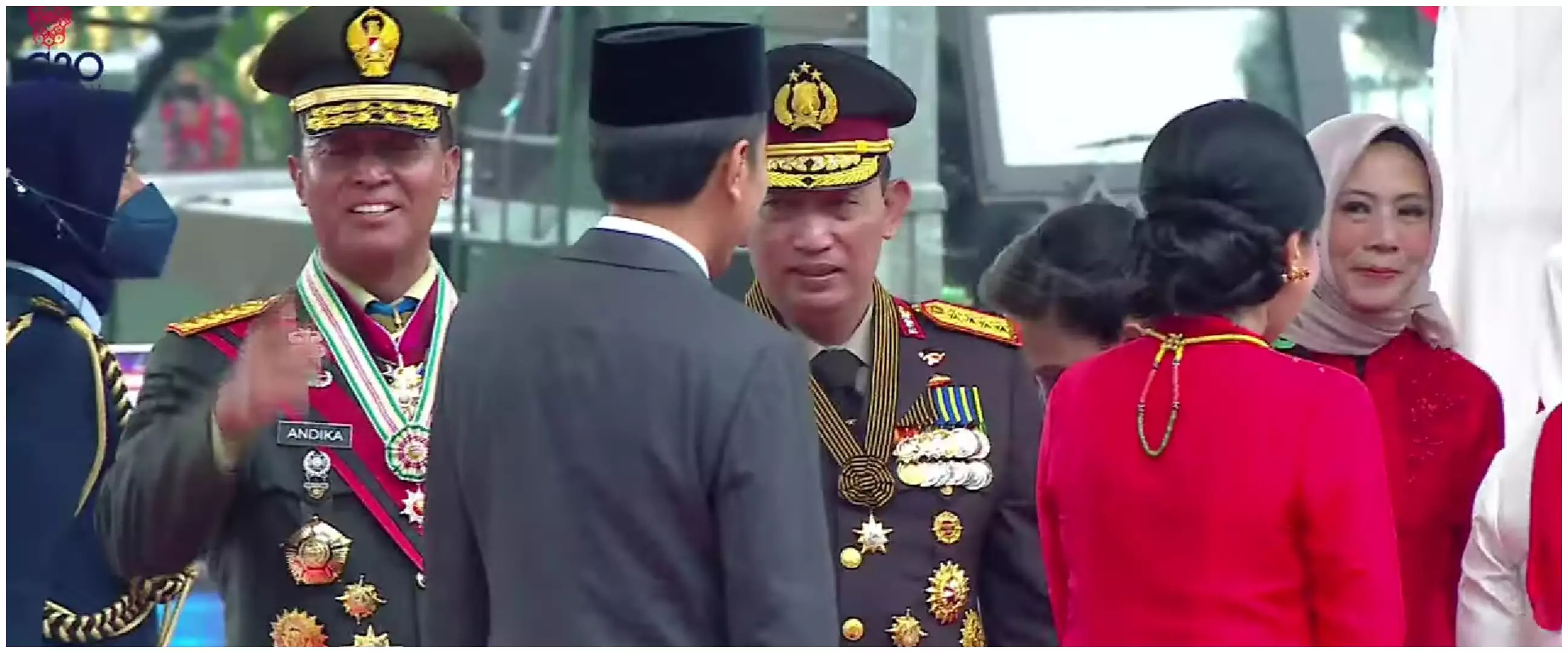 Jokowi tak salami Kapolri saat HUT TNI, begini penjelasan pihak istana