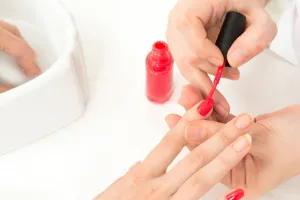 11 Rekomendasi nail polish di bawah Rp 150 ribu, bikin kuku cantik