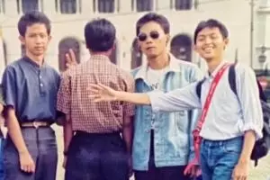 Dulu pose di Gedung Sate, sosok ini 30 tahun kemudian jadi Gubernur