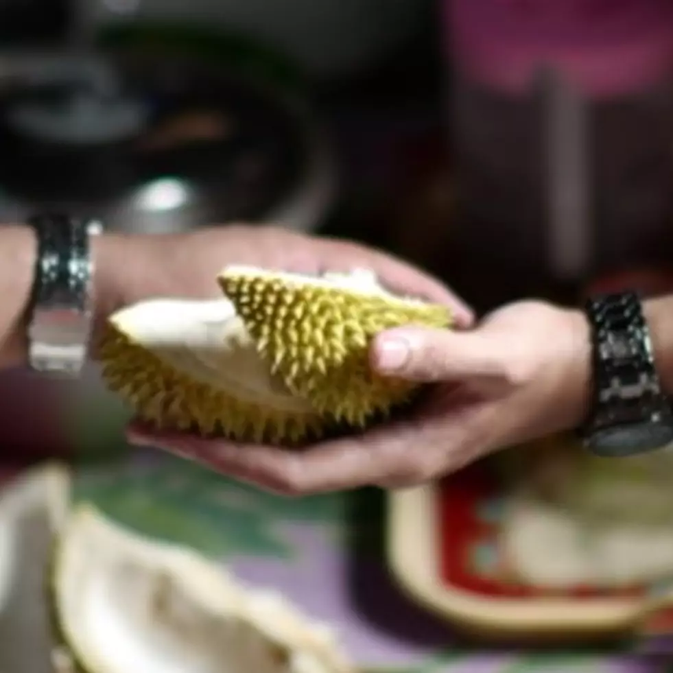Cara ampuh hilangkan bau durian yang menempel di tangan, tanpa sabun
