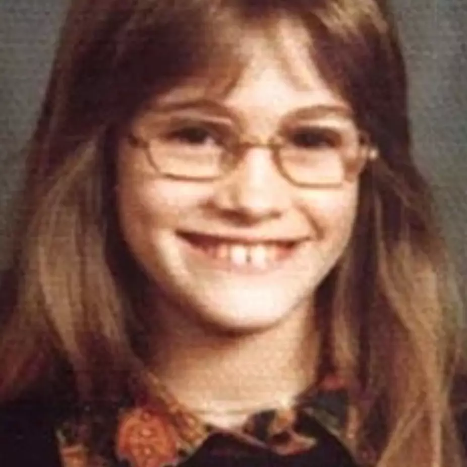 7 Potret masa kecil pemain Ticket to Paradise, Maxime Bouttier imut