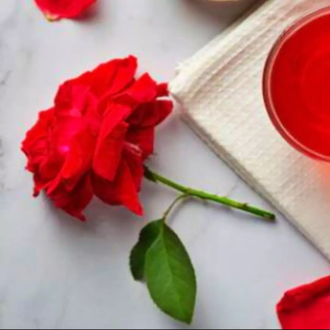 11 Rekomendasi rose water di bawah Rp 150 ribu, kulit lebih lembap