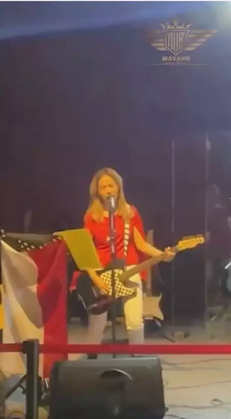 Mayang anak band cover Metalica © berbagai sumber