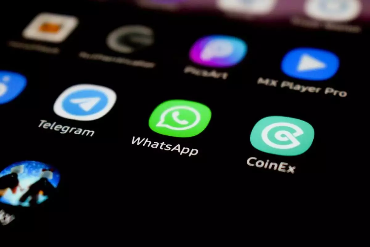 Cara video call WA di laptop dengan mudah, pahami dulu syaratnya