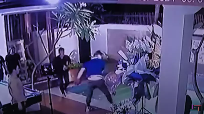 Momen Rizky Billar lempar bola billiard ke Lesty Kejora  Berbagai sumber Momen Rizky Billar lempar bola billiard ke Lesty Kejora  Berbagai sumber