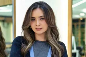 7 Rahasia makeup simpel ala Ayushita, flawless tanpa ribet