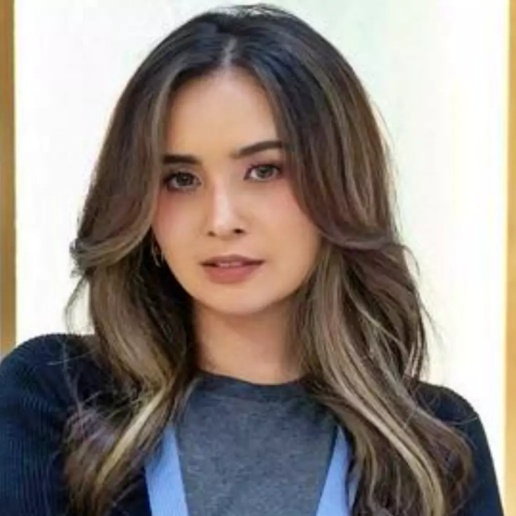 7 Rahasia makeup simpel ala Ayushita, flawless tanpa ribet