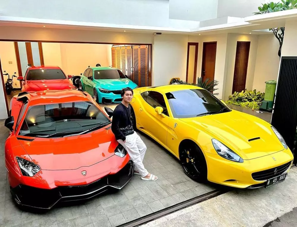 mobil rizky billar pinjam untuk konten © instagram mobil rizky billar pinjam untuk konten © instagram