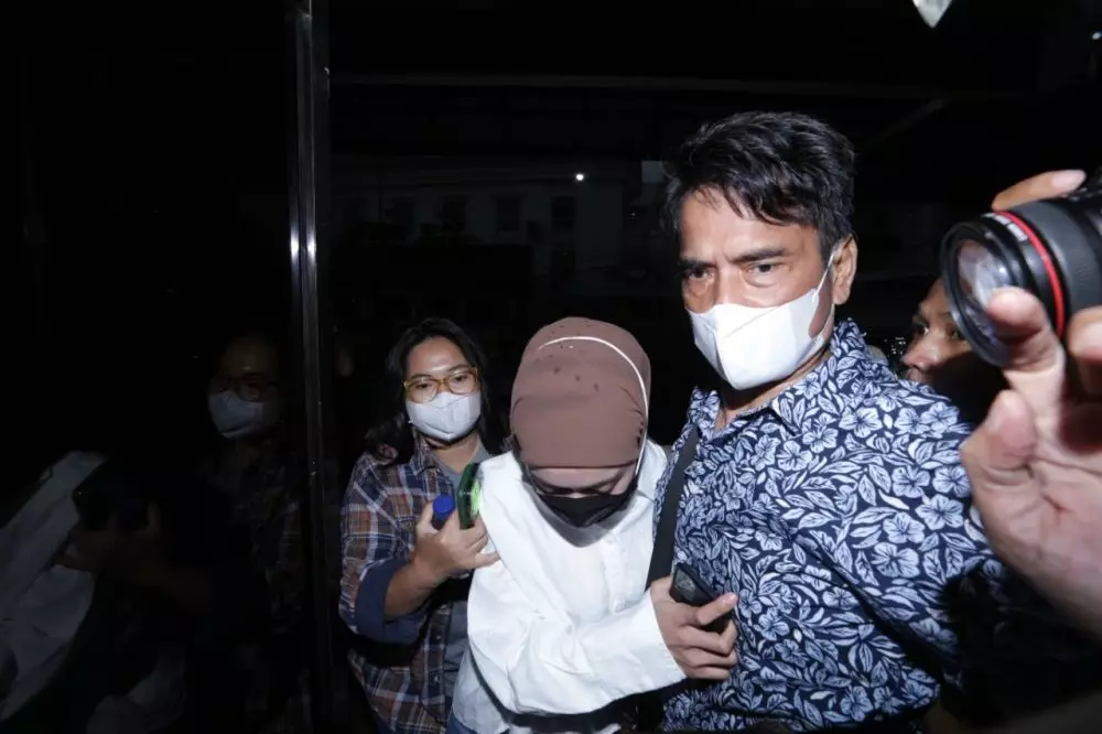 Lesty Kejora datangi Polres © 2022 berbagai sumber