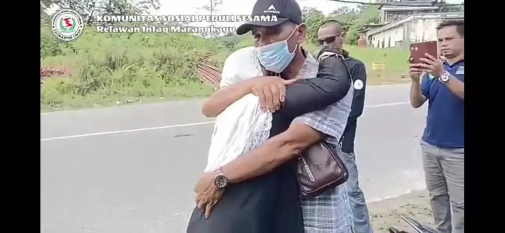 Momen haru kakak beradik ini bertemu © 2022 berbagai sumber Momen haru kakak beradik ini bertemu © 2022 berbagai sumber