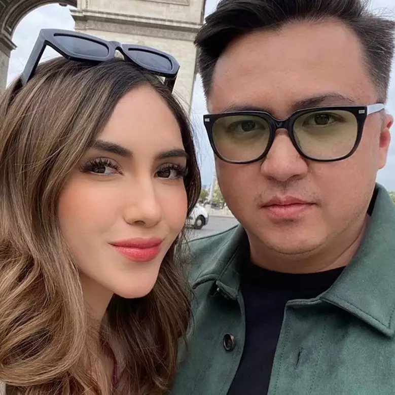 11 Potret terbaru mantan pacar Rizky Billar, kini dinikahi pembalap