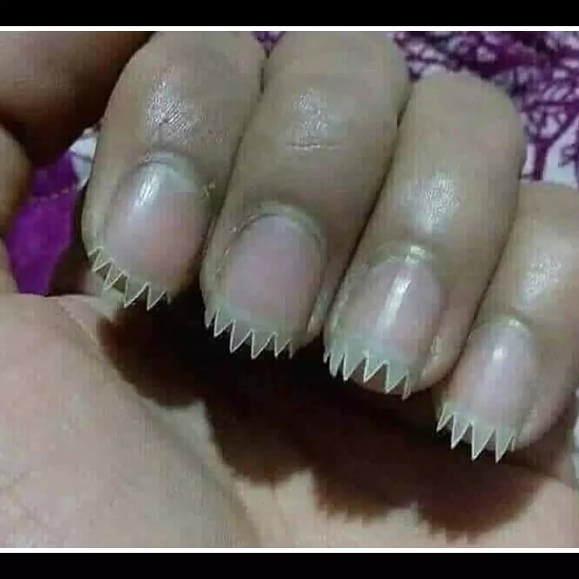 13 Bentuk gagal nail art ini hasilnya bikin senyum kecut