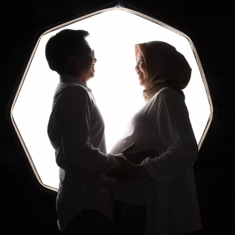 5 Ide foto maternity shoot sendiri tanpa biaya, hasil aesthetic