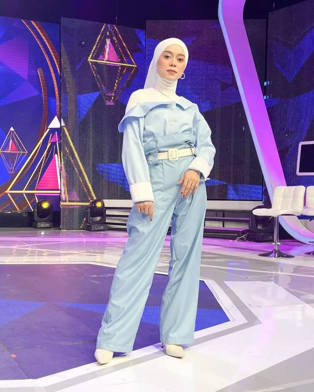 respons bijak Lesty usai ditanya kehilangan fans © berbagai sumber respons bijak Lesty usai ditanya kehilangan fans © berbagai sumber