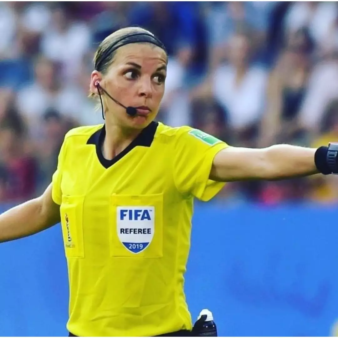 Ukir sejarah, wasit wanita akan pimpin pertandingan Piala Dunia 2022