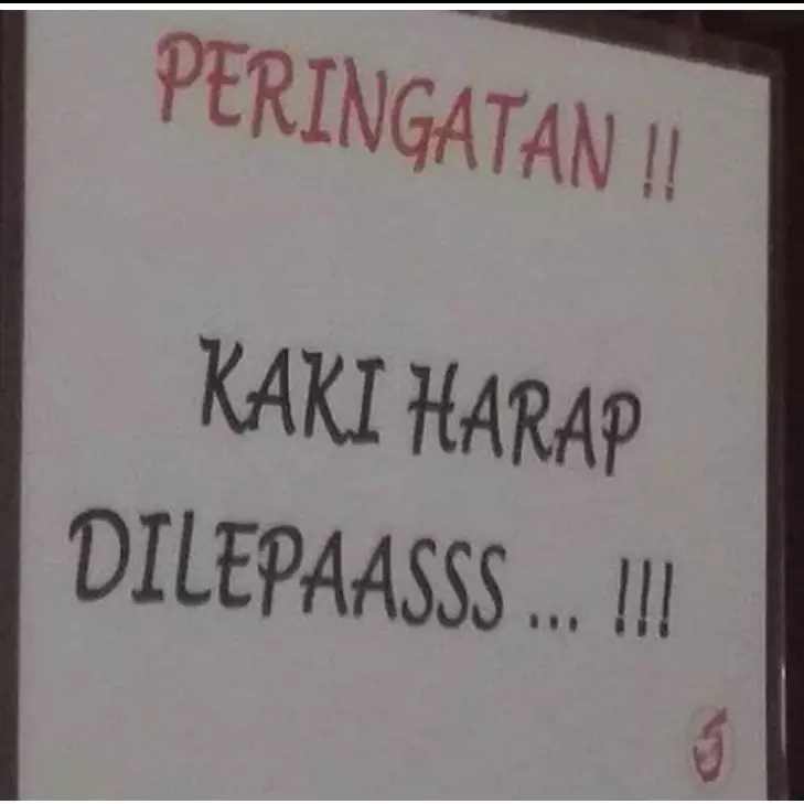 13 Peringatan ini kalimatnya nggak lengkap, bikin bingung yang baca
