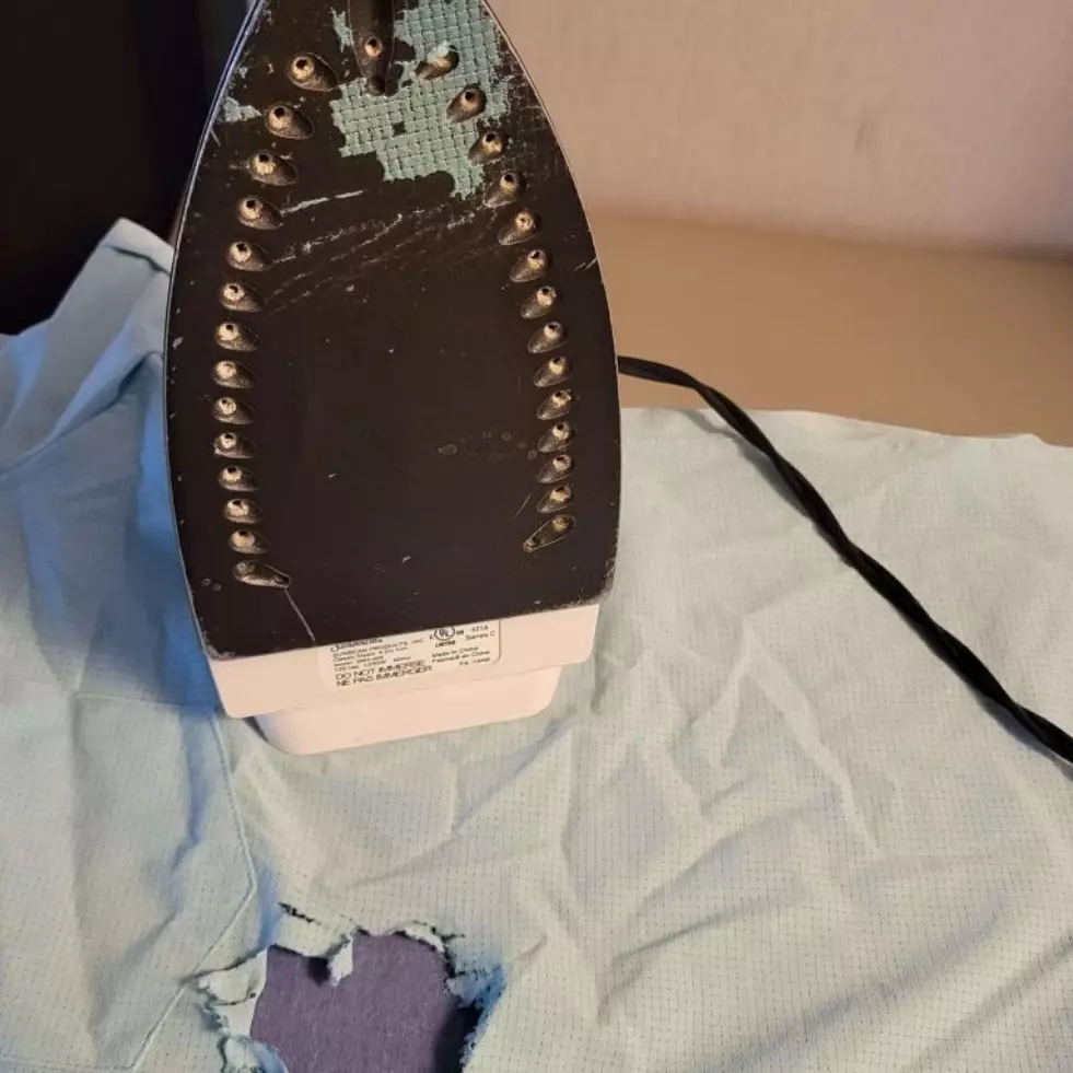 13 Momen apes saat menyetrika ini nyeseknya nggak nanggung-nanggung