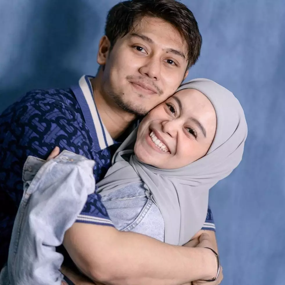 Momen lucu emak-emak gosipin Lesty, malah bandingin sama Ayu Ting Ting