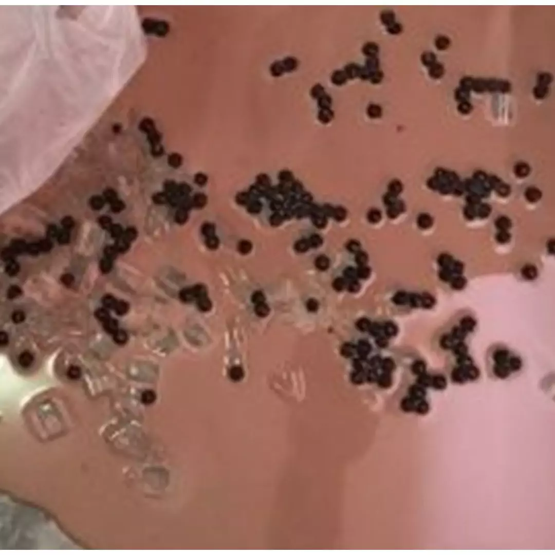 11 Momen apes minuman nggak sengaja tumpah ini bikin bad mood