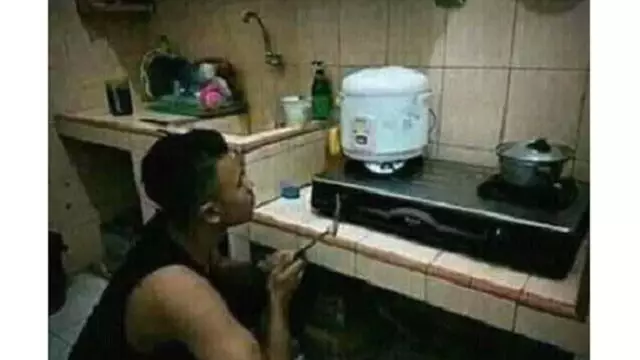 Potret orang masak pakai alat nggak semestinya Berbagai sumber Potret orang masak pakai alat nggak semestinya Berbagai sumber