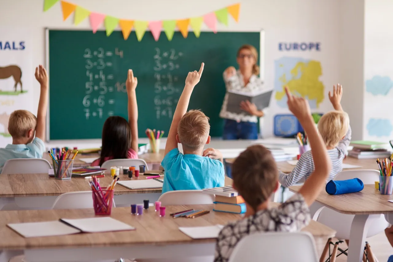 9 Contoh kalimat ajakan bahasa Inggris lengkap beserta artinya