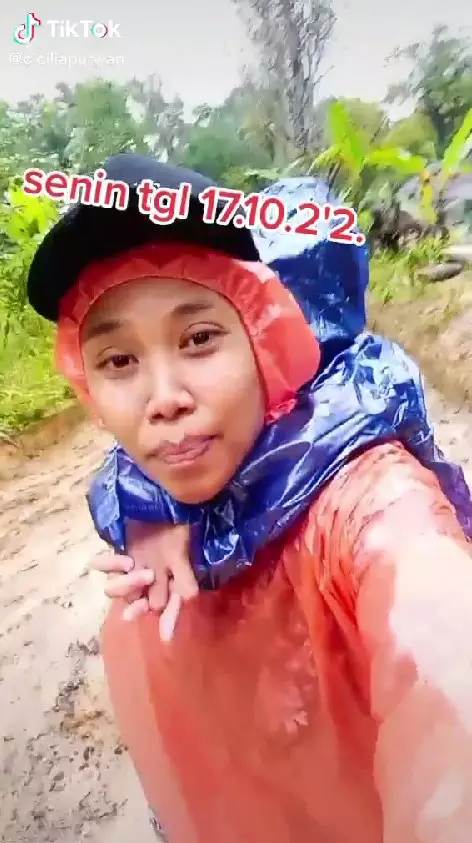 Ibu antar anak sekolah TikTok/@ciciliapurwan