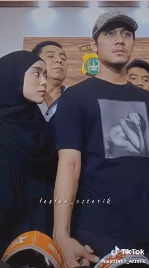 Lesty Kejora dan Rizky Billar berdamai © berbagai sumber Lesty Kejora dan Rizky Billar berdamai © berbagai sumber