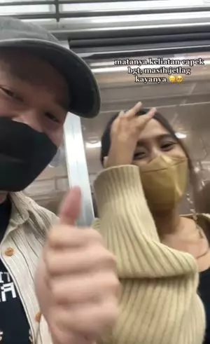 Penumpang KRL mirip Niki Zefanya Berbagai sumber