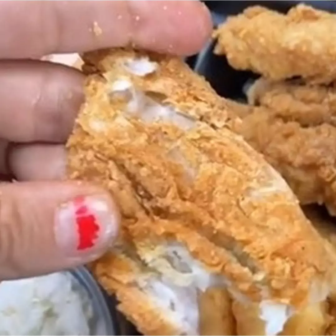 Apesnya wanita ini beli ayam krispi, isinya bikin ngelus dada