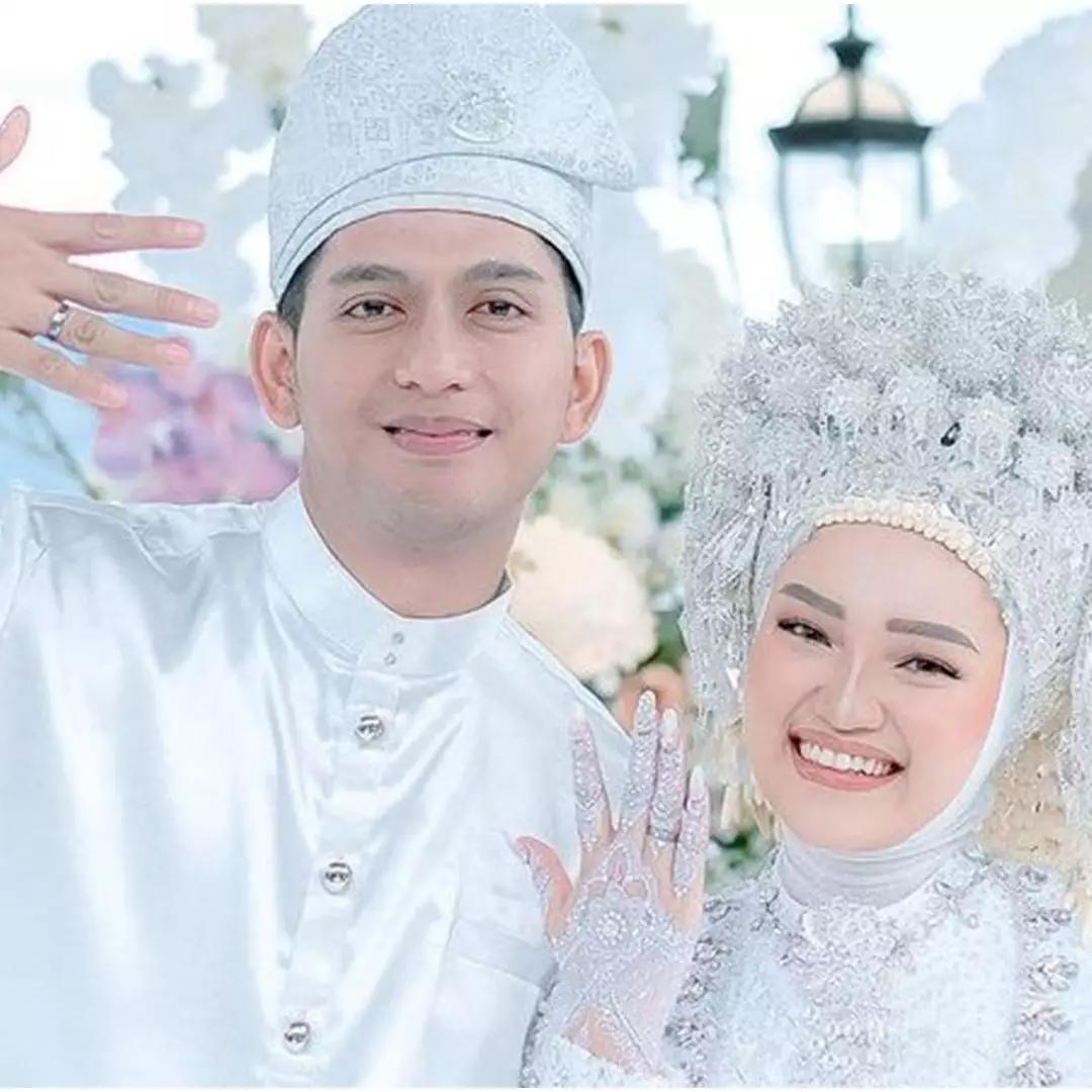 9 Momen nikah Ilyas Bachtiar dan Nabila LIDA, berawal dari dijodohkan
