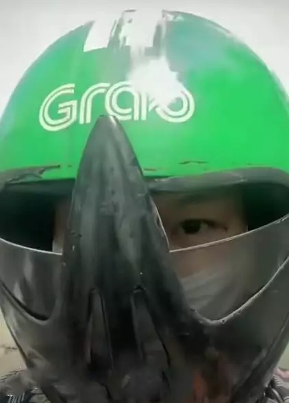 helm rusak mendadak nyeleneh © berbagai sumber