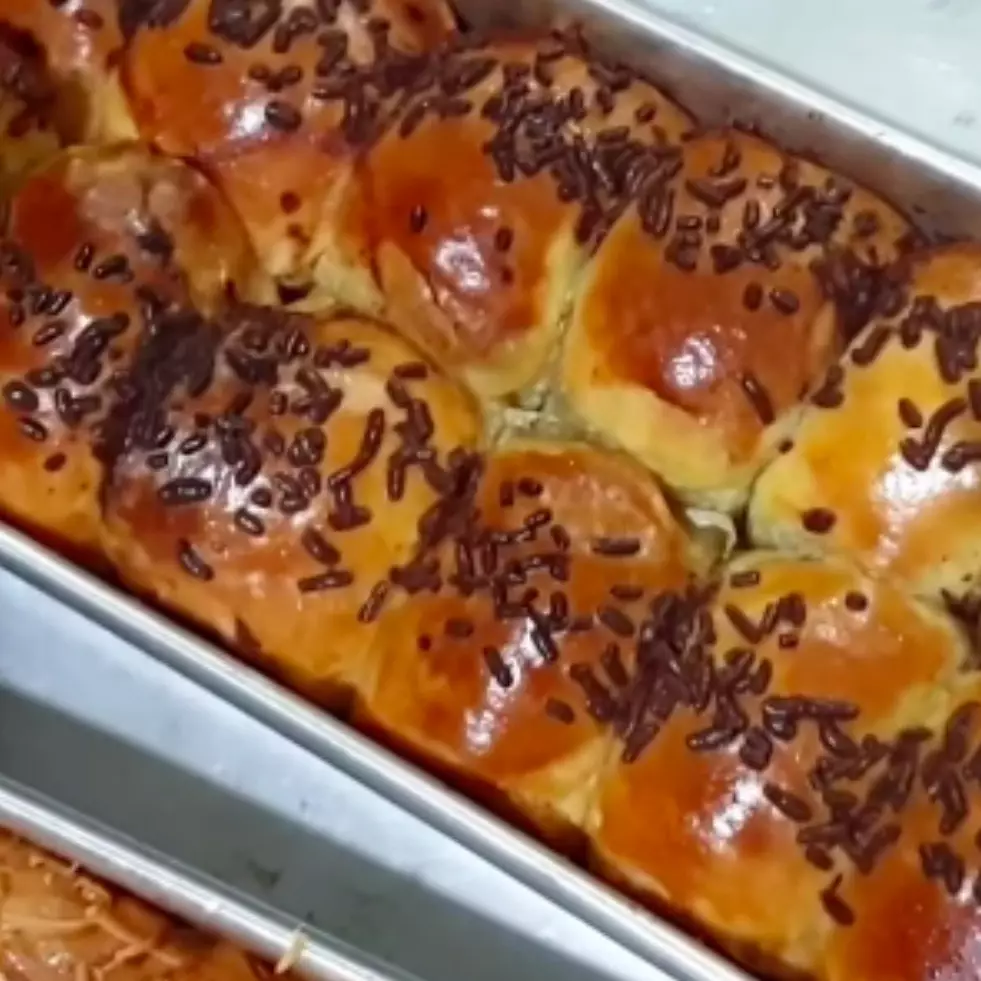 5 Trik bikin pisang bolen Bandung berlayer, harum, dan super lembut