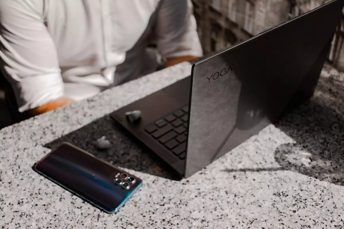 Cara mengaktifkan headset bluetooth di laptop dan HP, praktis