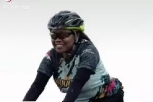 Bersepeda dari Jakarta ke Lombok, wajah wanita ini berubah jadi aneh