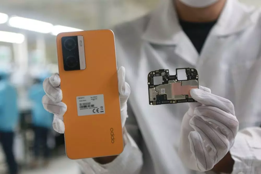 Proses Pembuatan Oppo A77s © 2022 brilio.net