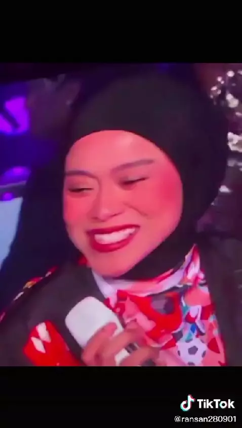 Lesty Kejora manggung usai kasus KDRT © berbagai sumber Lesty Kejora manggung usai kasus KDRT © berbagai sumber