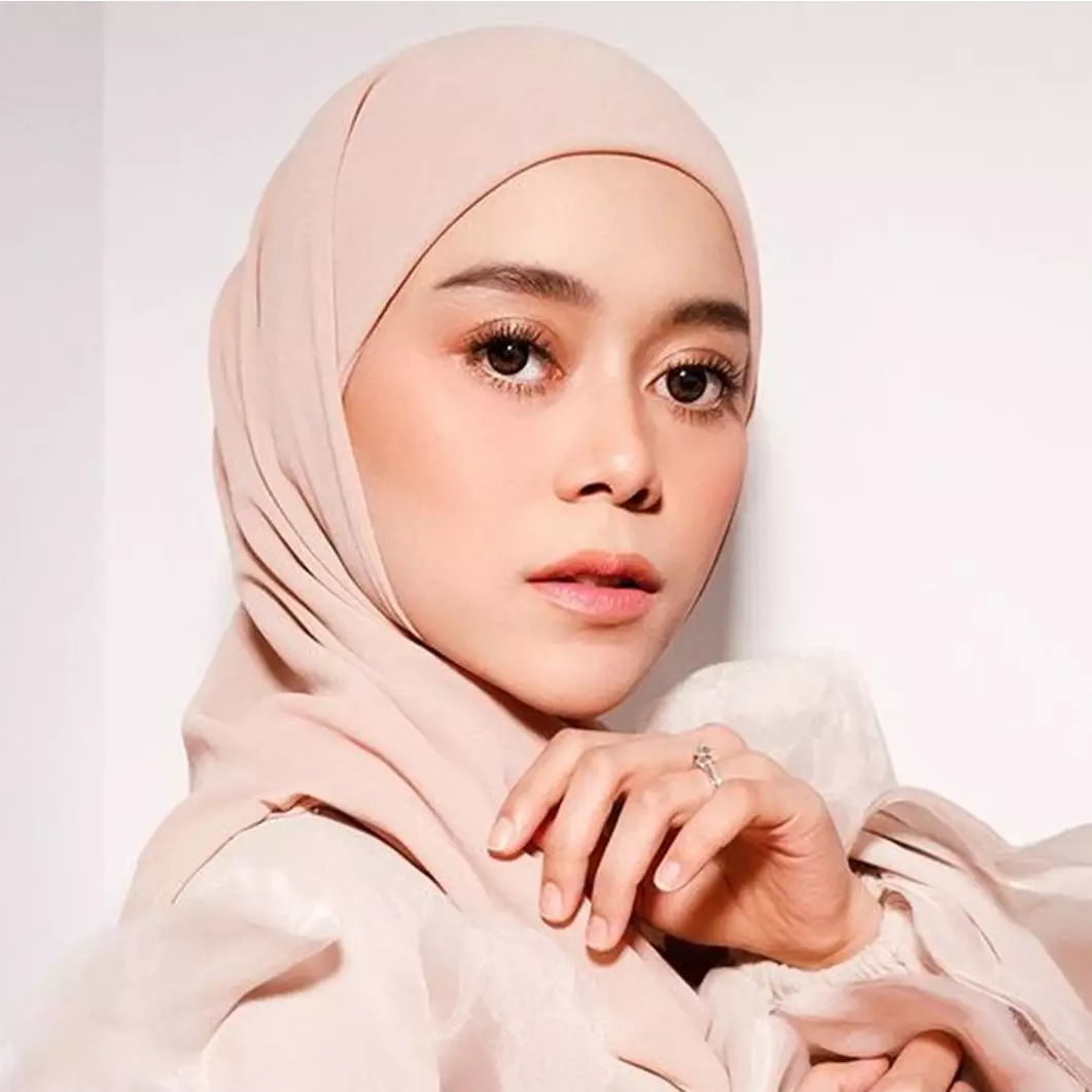 Lesty manggung usai kasus KDRT, netizen singgung kerongkongan geser