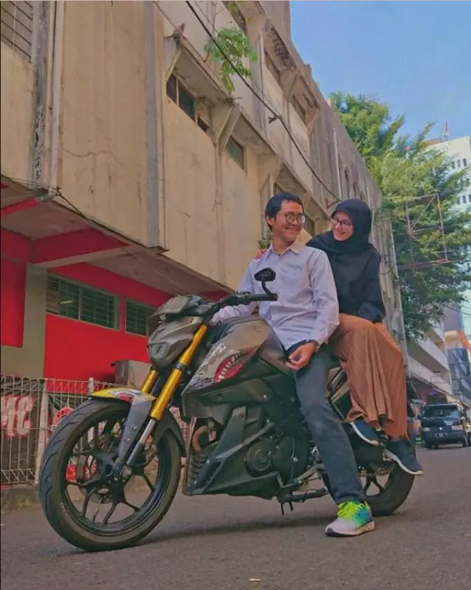 bule rusia nikah dengan pria bandung © Instagram/@darirusia