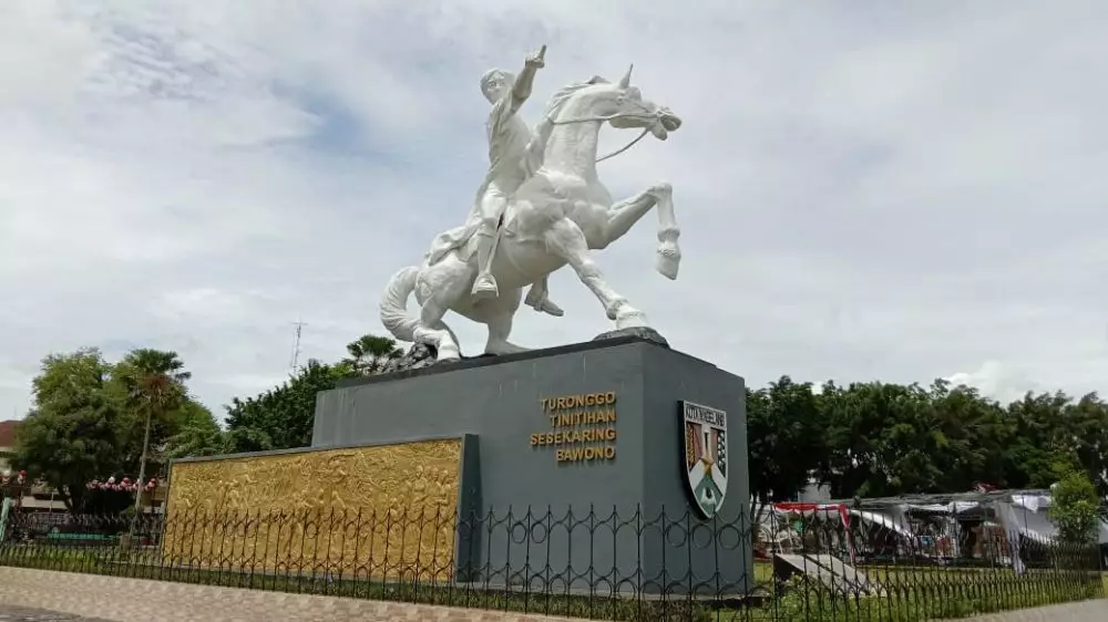 Kuntulan, tarian kamuflase prajurit Diponegoro khas Kota Magelang berbagai sumber Kuntulan, tarian kamuflase prajurit Diponegoro khas Kota Magelang berbagai sumber