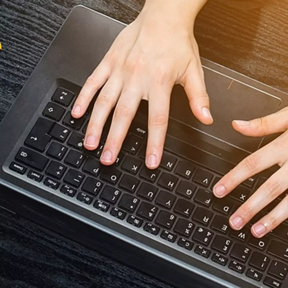 15 Contoh kalimat there is dan there are dalam bahasa Inggris