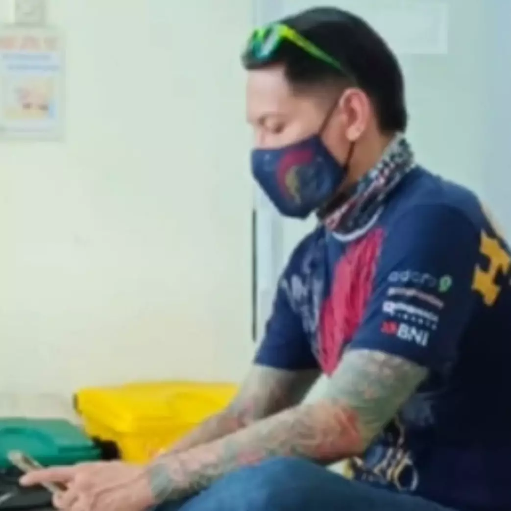 Chef Juna kepergok makan di warteg sederhana, porsinya jadi sorotan