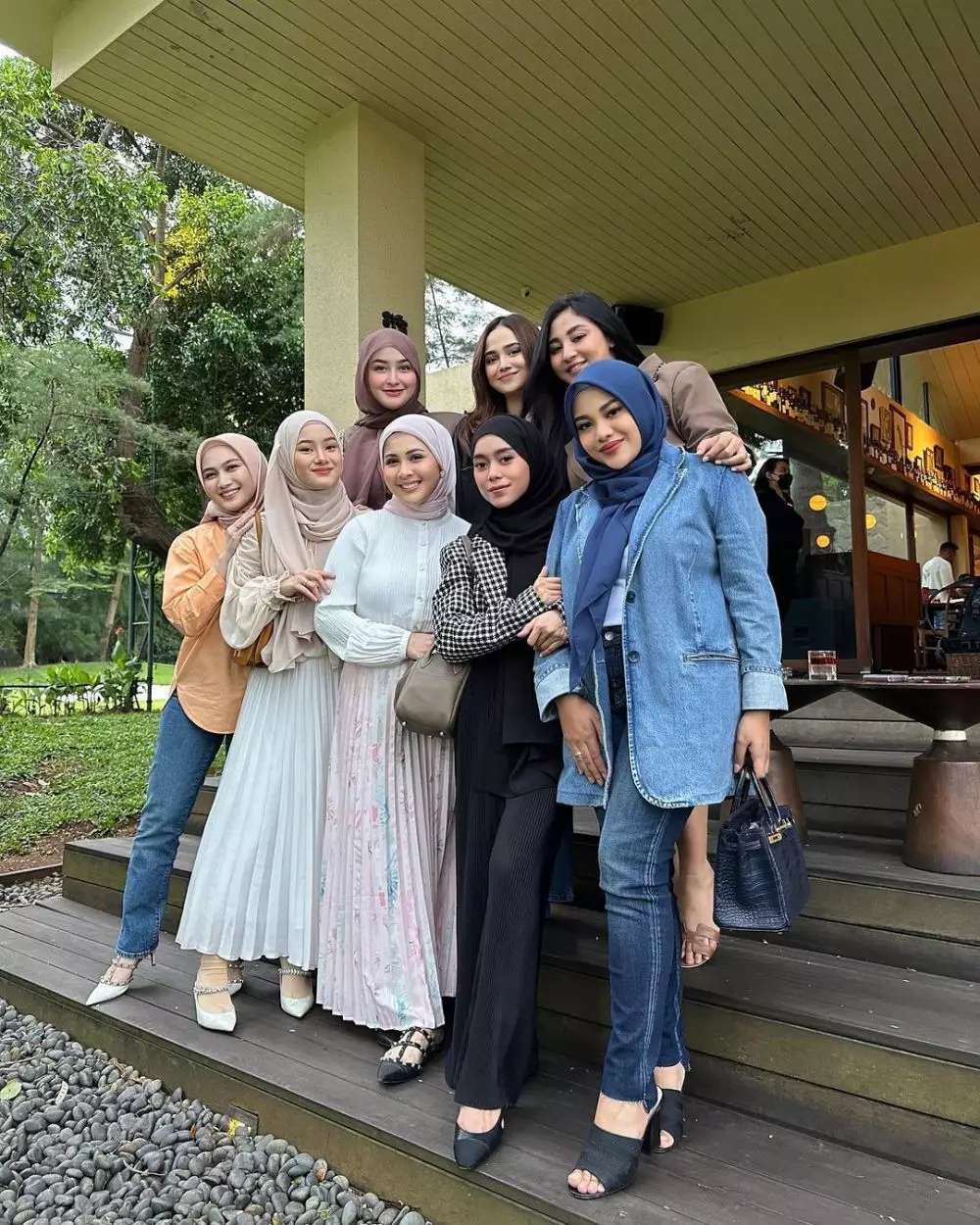 Lesty Kejora ngumpul bareng geng seleb © 2022 Instagram 